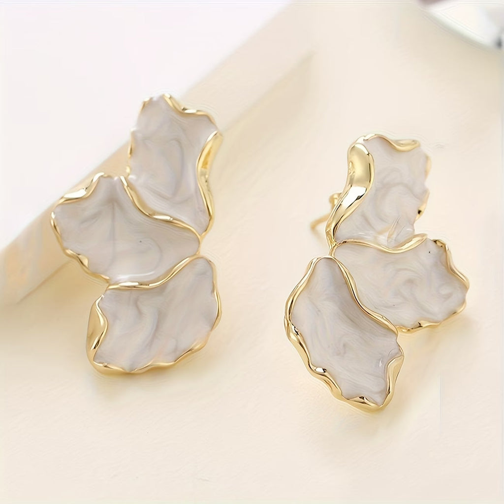 Perle Flower Petal Ohrringe